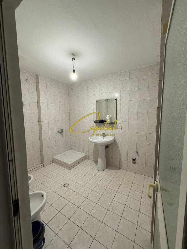 WhatsApp Image 2026-01-16 at 9.42.12 AM ZYRE ME QIRA 40 M2 VASIL SHANTO 430 EURO