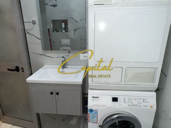 APARTAMENT GARSONIERE ME QIRA 50 M2 RRUGA E BARRIKADAVE 65.000 LEKE