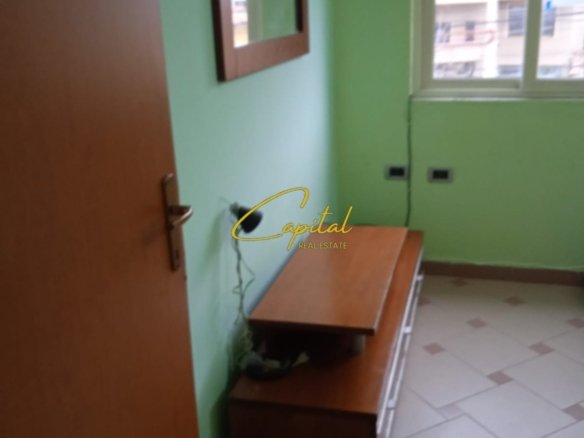 APARTAMENT ME QIRA 2+1 RRUGA E DURRESIT 65.000 LEKE