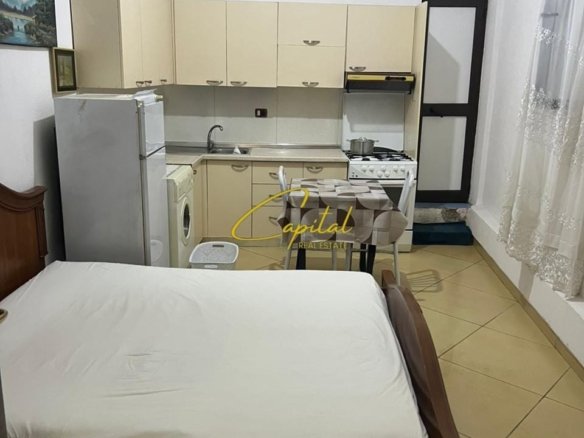 APARTAMENT GARSONIERE ME QIRA 35 M2 ISH TREGU ELEKTRIK 300 EURO
