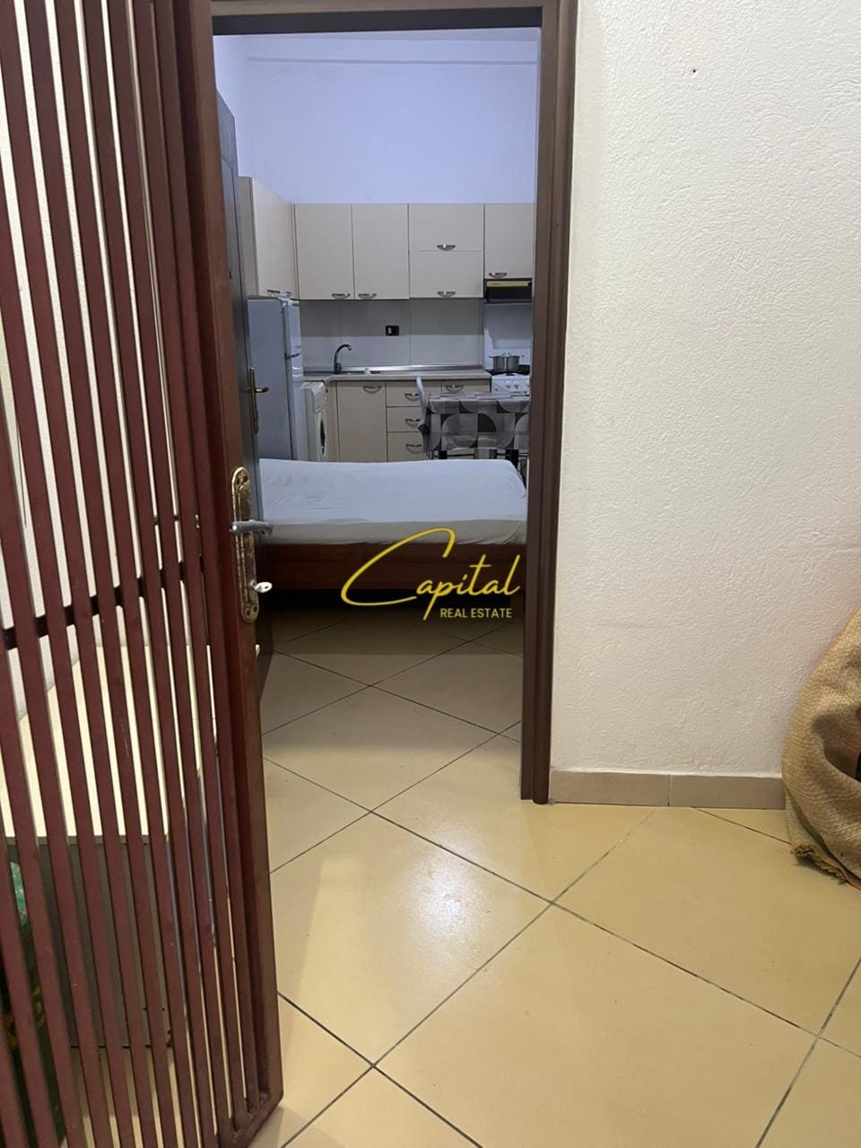 APARTAMENT GARSONIERE ME QIRA 35 M2 ISH TREGU ELEKTRIK 300 EURO