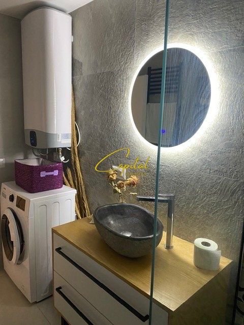 APARTAMENT ME QIRA 2+1 ISH EKSPOZITA 750 EURO
