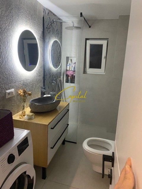 APARTAMENT ME QIRA 2+1 ISH EKSPOZITA 750 EURO