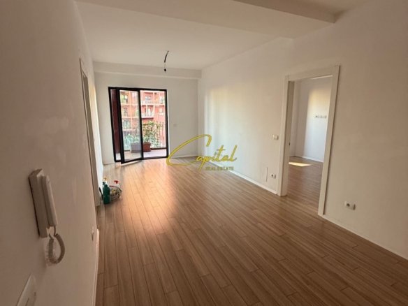 ZYRE ME QIRA 114 M2 GARDEN BUILDING 1.200 EURO