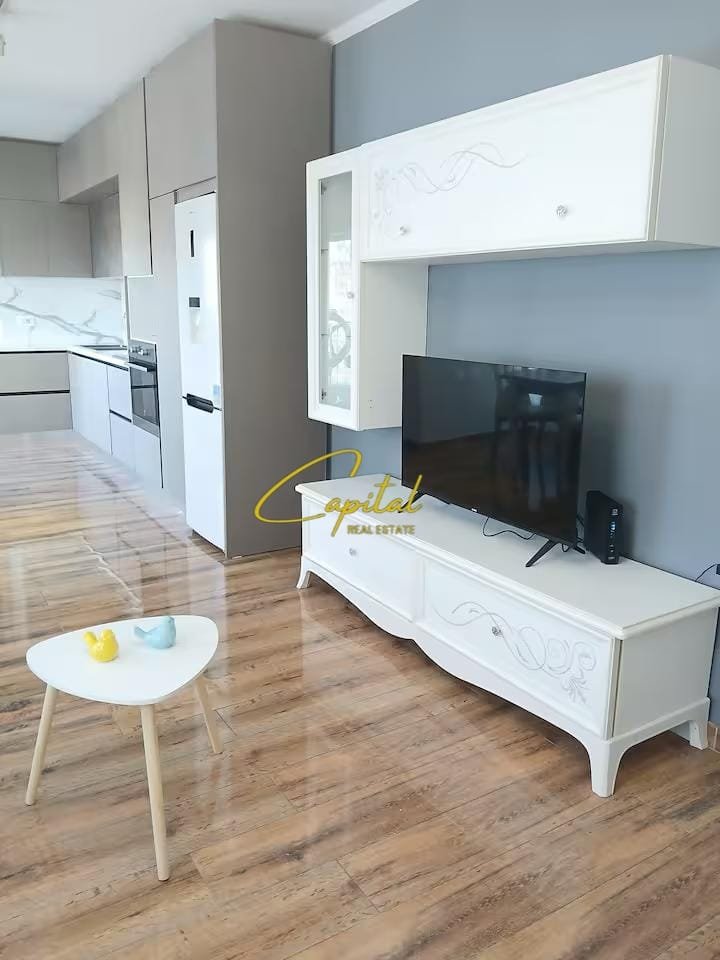 APARTAMENT ME QIRA 1+1 21 DHJETORI 70.000 LEKE