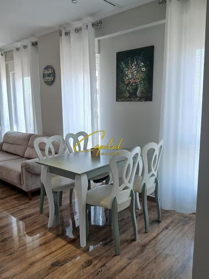 APARTAMENT ME QIRA 1+1 21 DHJETORI 70.000 LEKE