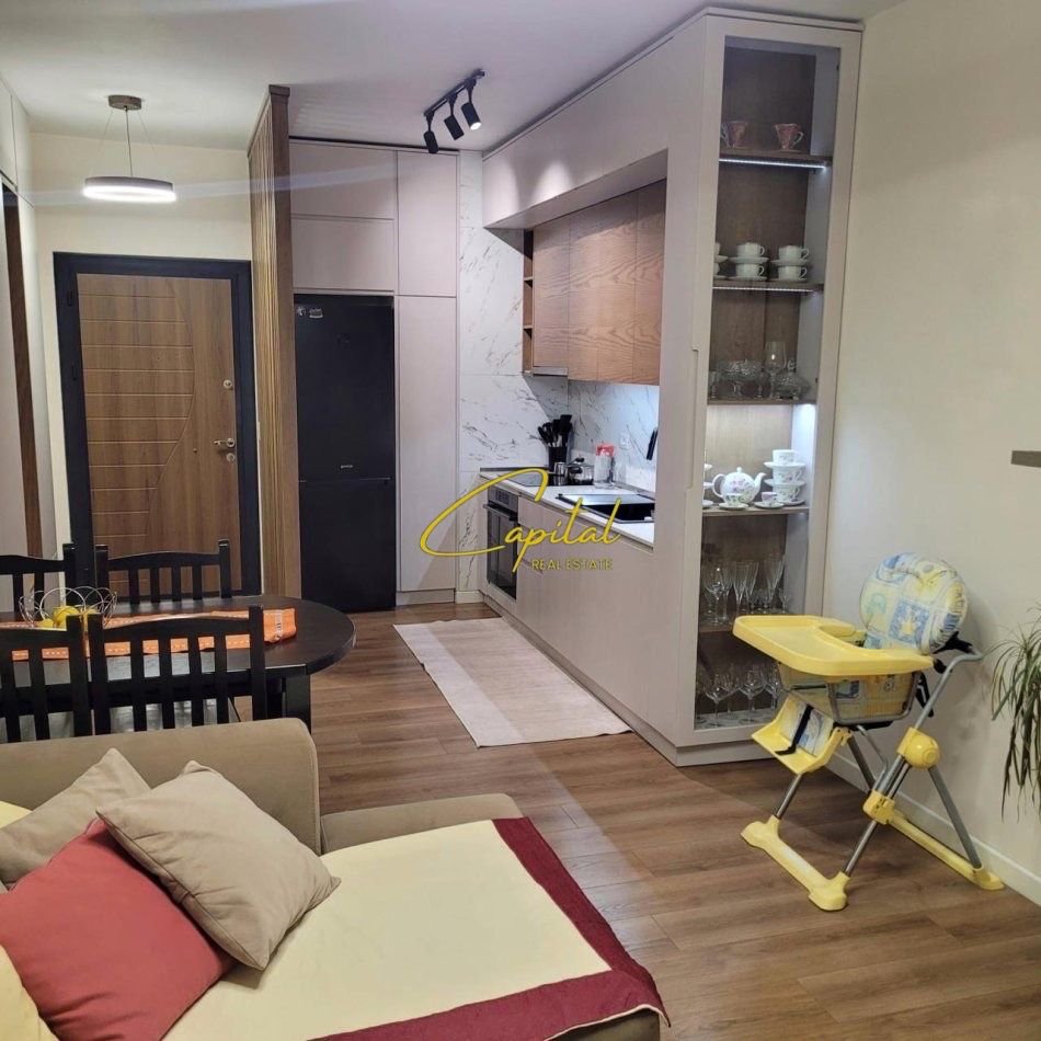 WhatsApp Image 2026-01-20 at 11.20.52 AM APARTAMENT ME QIRA 2+1 ISH FUSHA AVIACIONIT 60.000 LEKE