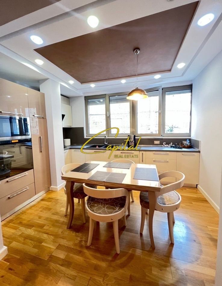 APARTAMENT ME QIRA 2+1 QENDER 1.200 EURO