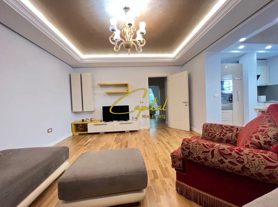 APARTAMENT ME QIRA 2+1 QENDER 1.200 EURO