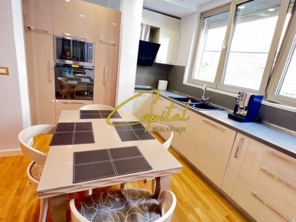 APARTAMENT ME QIRA 2+1 QENDER 1.200 EURO