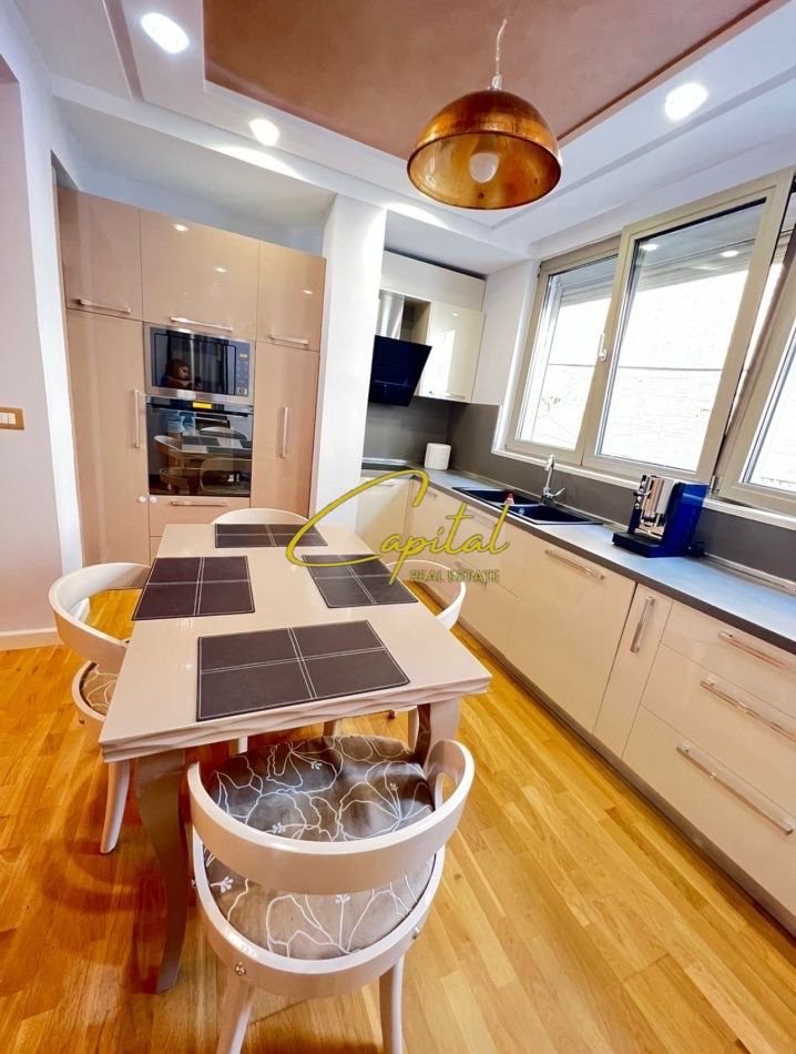 APARTAMENT ME QIRA 2+1 QENDER 1.200 EURO