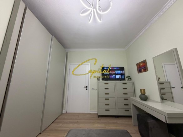 APARTAMENT ME QIRA 3+1 ISH EKSPOZITA 1.200 EURO