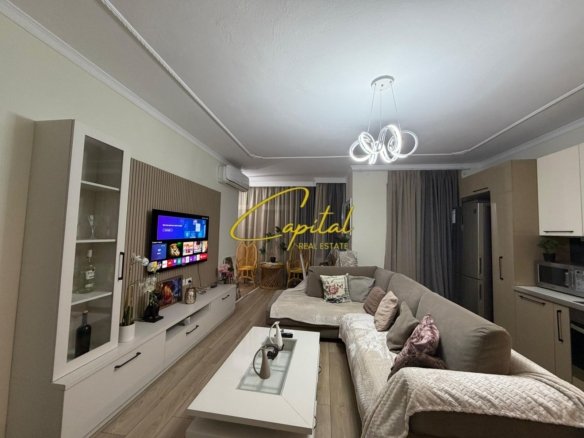 APARTAMENT ME QIRA 3+1 ISH EKSPOZITA 1.200 EURO