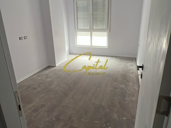 APARTAMENT ME QIRA 2+1 5 MAJI 40.000 LEKE