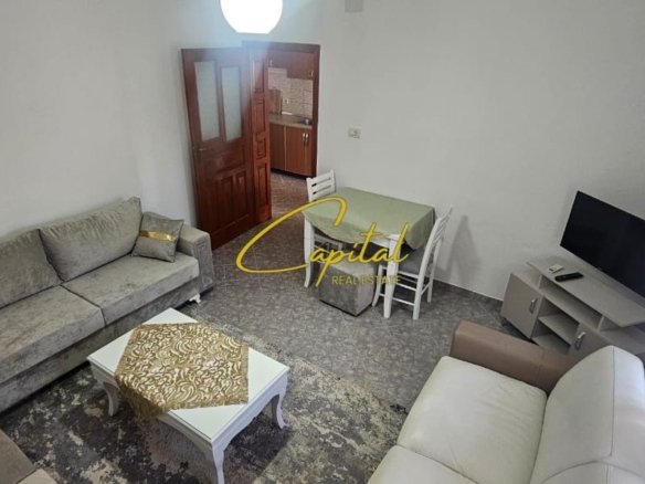 APARTAMENT ME QIRA 1+1 ISH PARKU AUTOBUSAVE 45.000 LEKE