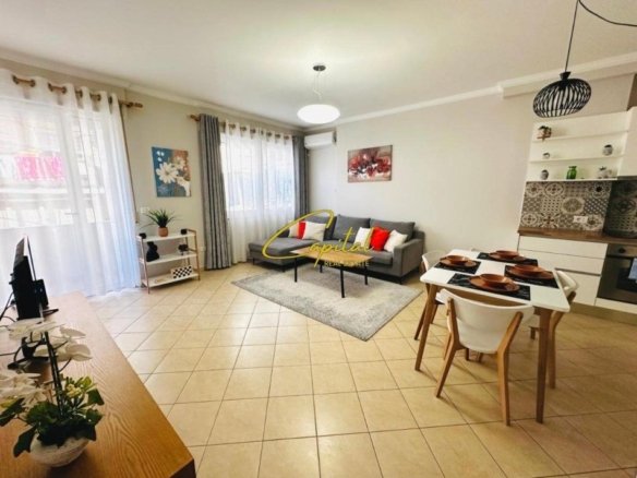 APARTAMENT ME QIRA 1+1 BULEVARDI ZOGU I 72.000 LEKE