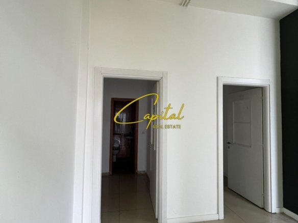 AMBIENT BIZNESI ME QIRA 105 M2 Rr. TEODOR KEKO 900 EURO