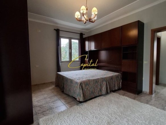 APARTAMENT ME QIRA 3+1 ISH TREGU ELEKTRIK 800EURO