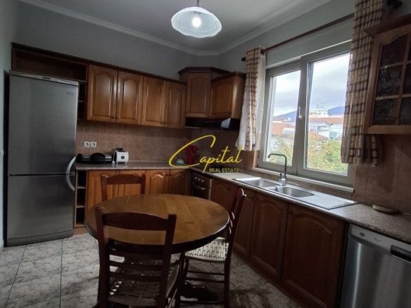 APARTAMENT ME QIRA 3+1 ISH TREGU ELEKTRIK 800EURO