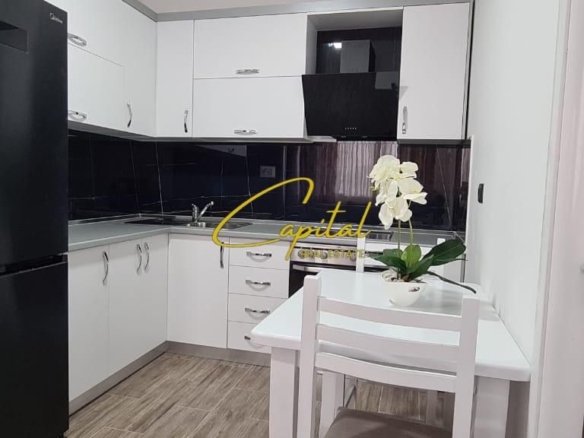 APARTAMENT ME QIRA 1+1 5 MAJI 35.000 LEKE