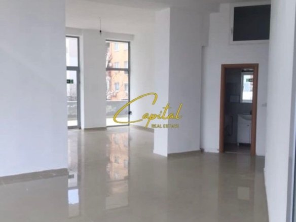 AMBIENT BIZNESI ME QIRA 120 M2 ASTIR 100.000 LEKE