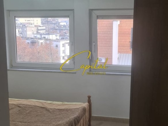 APARTAMENT ME QIRA 2+1+2 ZOGU I ZI 600 EURO