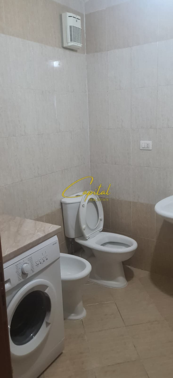 APARTAMENT ME QIRA 2+1+2 ZOGU I ZI 600 EURO