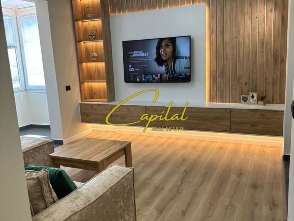 APARTAMENT ME QIRA 1+1 PAZARI I RI 800 EURO