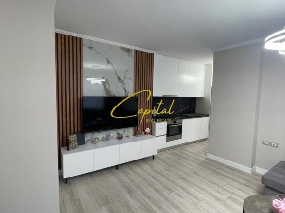 APARTAMENT ME QIRA 1+1 RRUGA E KOSOVAREVE 900 EURO