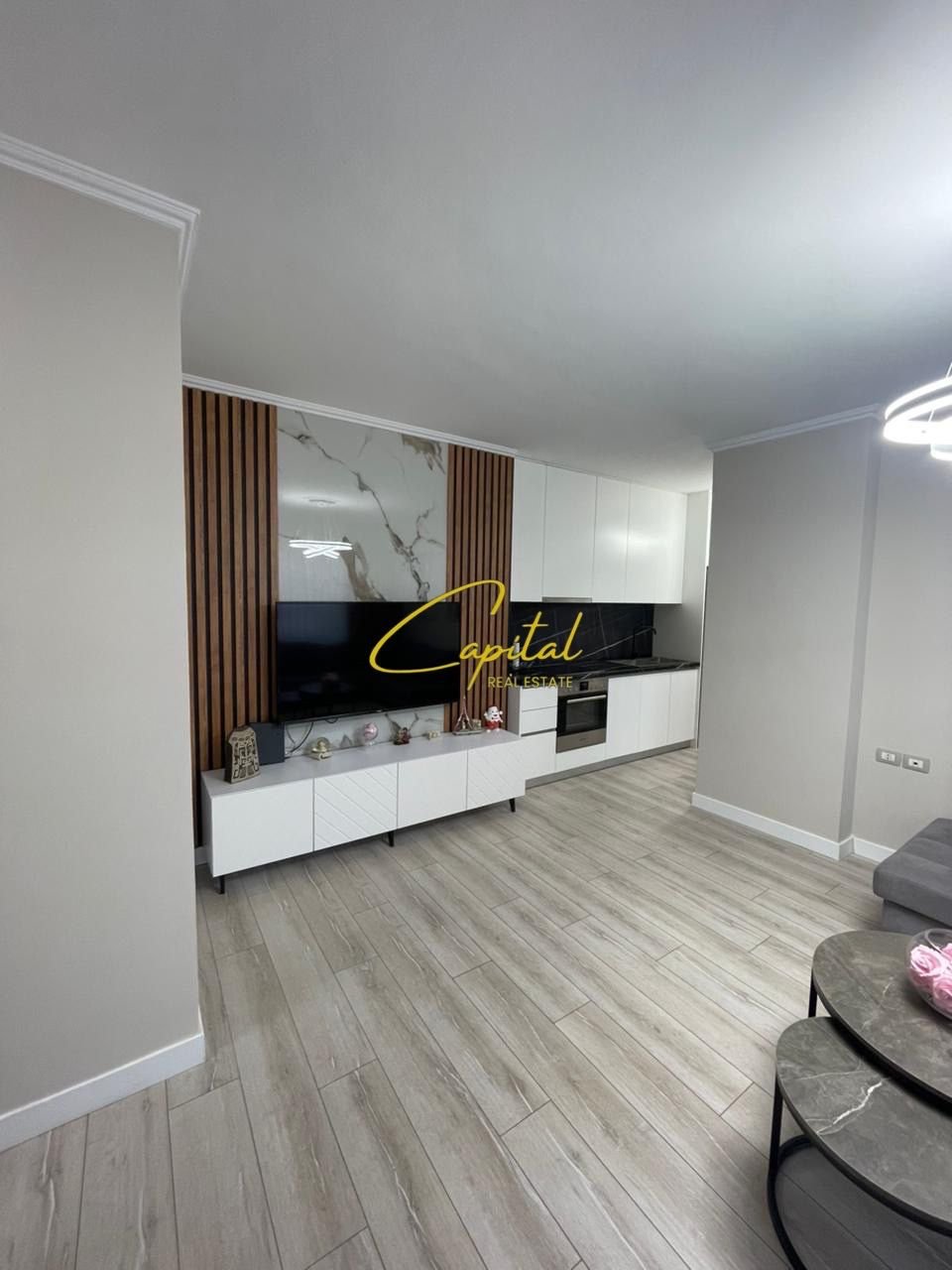 APARTAMENT ME QIRA 1+1 RRUGA E KOSOVAREVE 900 EURO