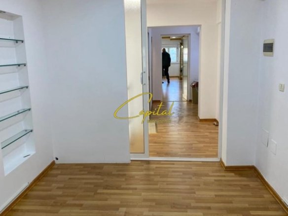 AMBIENT BIZNESI ME QIRA 160 M2 QENDER 140.000 LEKE