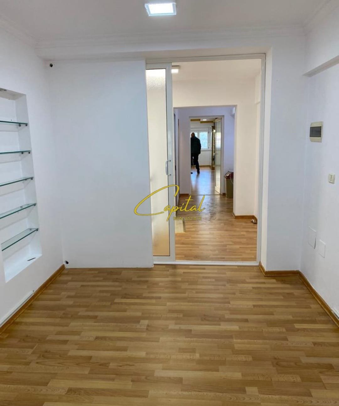 WhatsApp Image 2026-01-24 at 9.50.07 AM (1) AMBIENT BIZNESI ME QIRA 160 M2 QENDER 140.000 LEKE