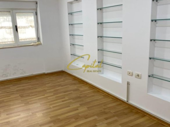 AMBIENT BIZNESI ME QIRA 160 M2 QENDER 140.000 LEKE