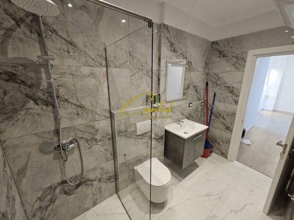 SHITET APARTAMENT 3+1 21 DHJETORI 320.000 EURO