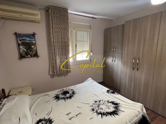 APARTAMENT ME QIRA 3+1+2 21 DHJETORI 60.000 LEKE