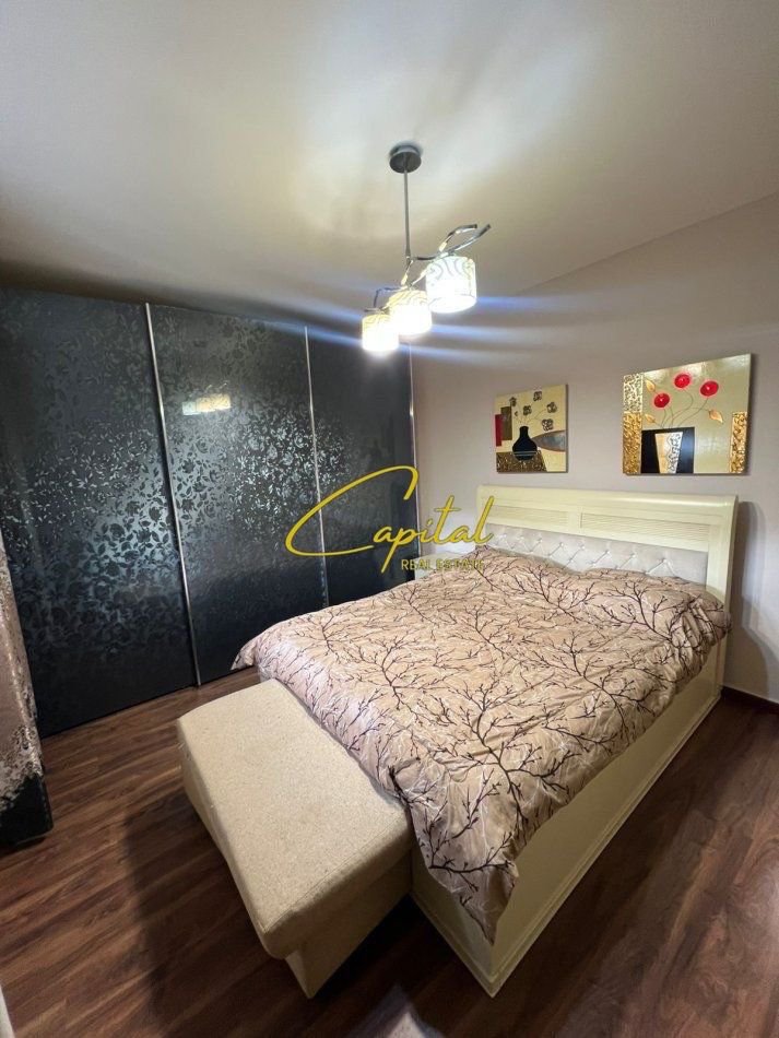 APARTAMENT ME QIRA 3+1+2 21 DHJETORI 60.000 LEKE