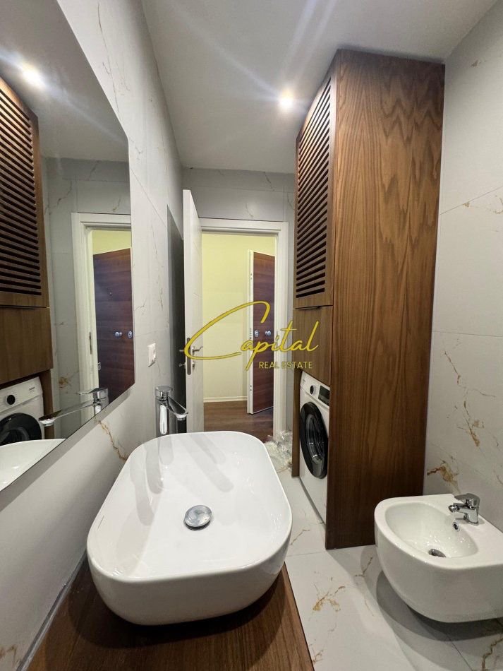 APARTAMENT ME QIRA 2+1 XHAMLLIKU 900 EURO