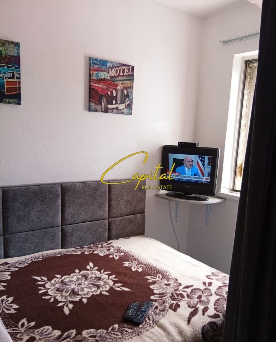 APARTAMENT ME QIRA 1+1 BLV BAJRAM CURRI 60.000 LEKE