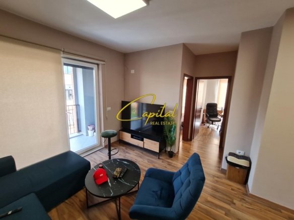 AMBIENT BIZNESI ME QIRA 140 M2 21 DHJETORI 160.000 LEKE