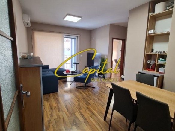 AMBIENT BIZNESI ME QIRA 140 M2 21 DHJETORI 160.000 LEKE