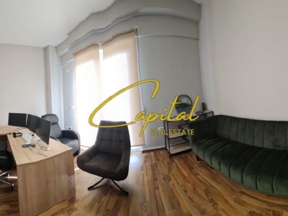 AMBIENT BIZNESI ME QIRA 140 M2 21 DHJETORI 160.000 LEKE