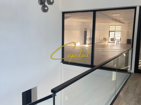 AMBIENT BIZNESI ME QIRA 200 M2 KASHAR 1.150 EURO