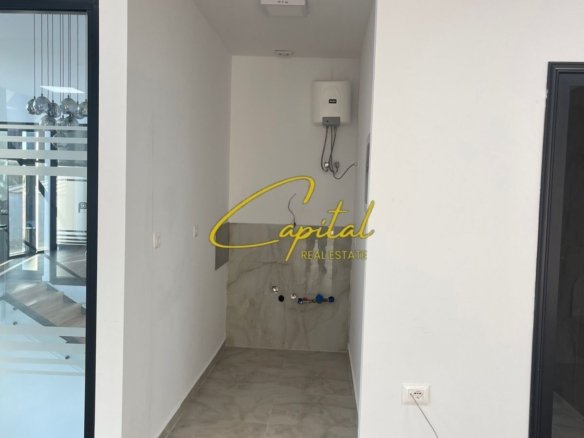 AMBIENT BIZNESI ME QIRA 200 M2 KASHAR 1.150 EURO