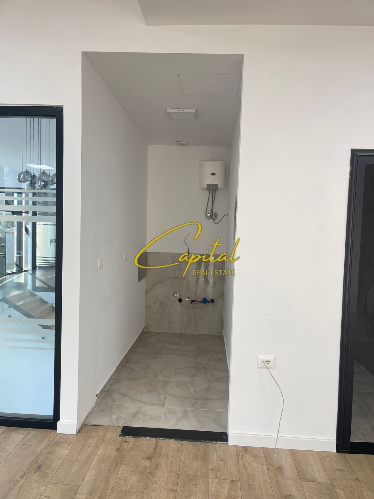 AMBIENT BIZNESI ME QIRA 200 M2 KASHAR 1.150 EURO