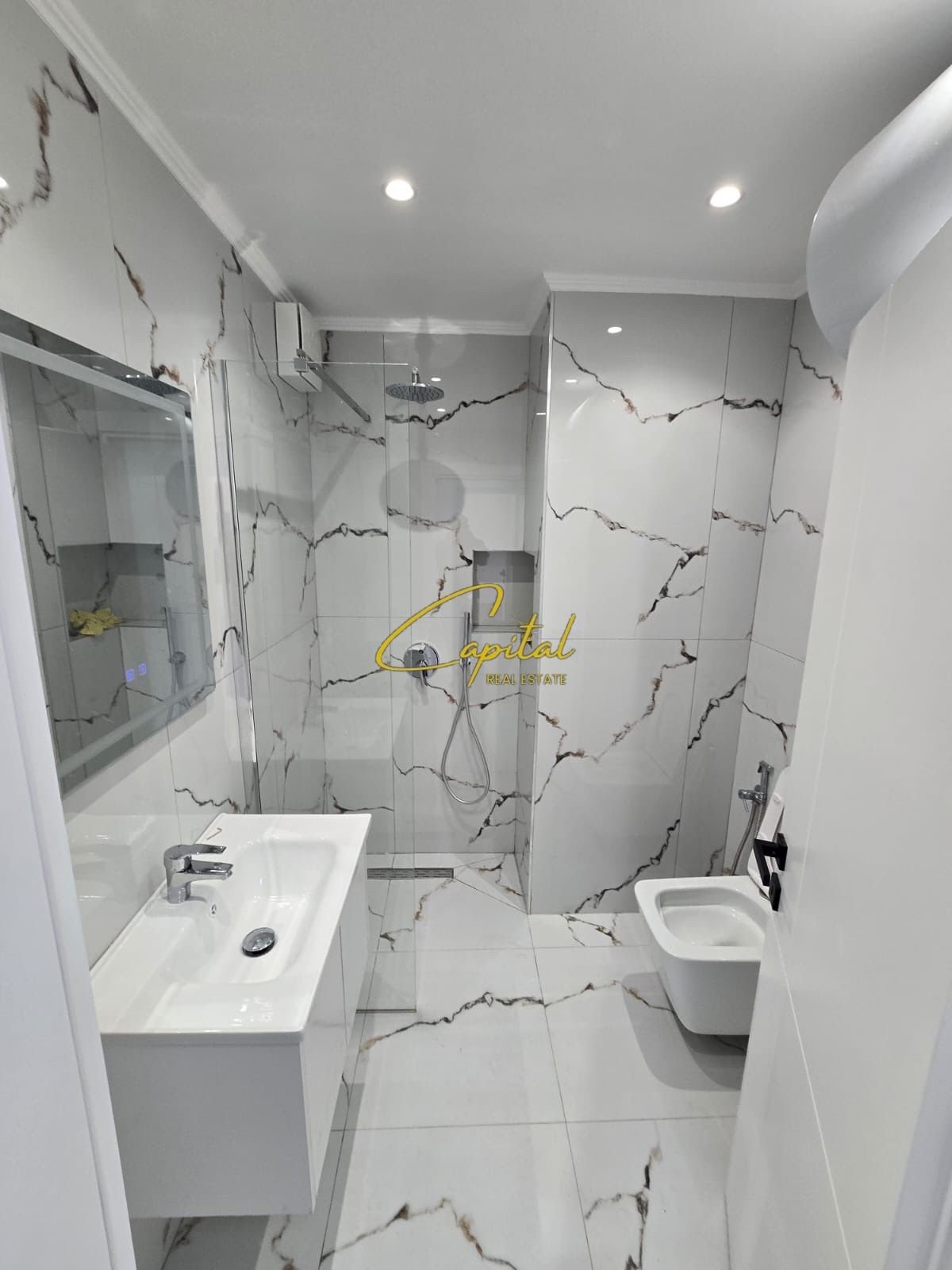 SHITET APARTAMENT 1+1 ALI DEMI 8.800.000 LEKE