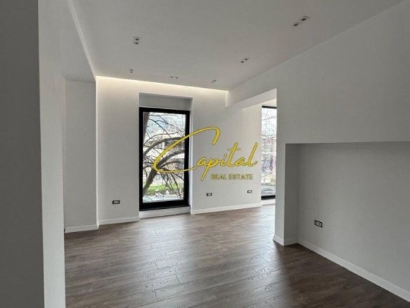 AMBIENT BIZNESI ME QIRA 76 M2 QENDER 1.500 EURO