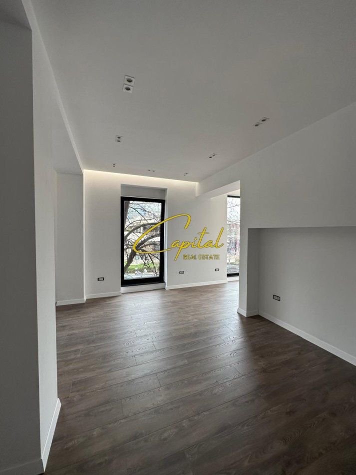 WhatsApp Image 2026-01-31 at 11.13.18 AM AMBIENT BIZNESI ME QIRA 76 M2 QENDER 1.500 EURO