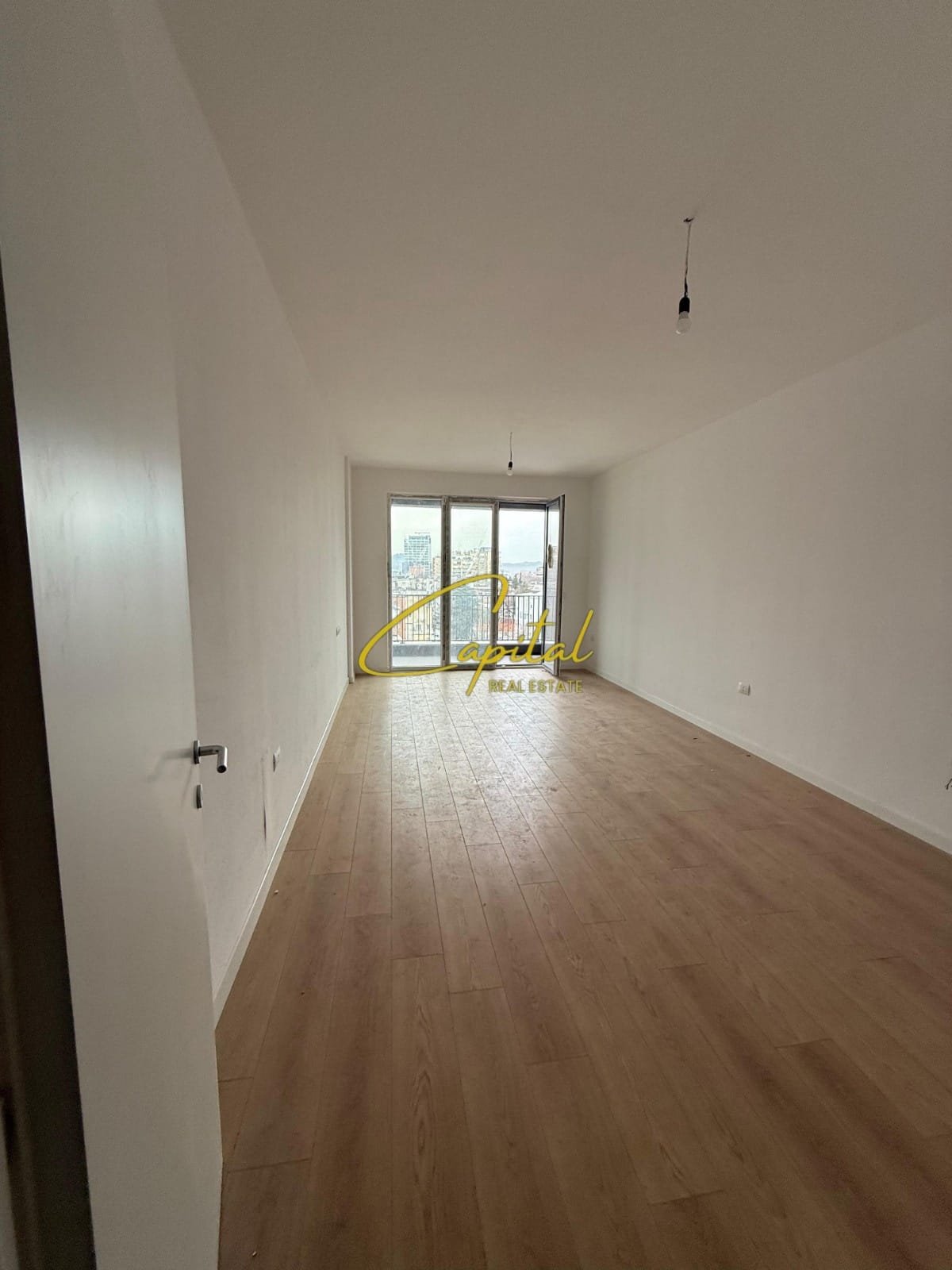 ZYRE ME QIRA 70 M2 RRUGA E ELBASANIT 59.000 LEKE