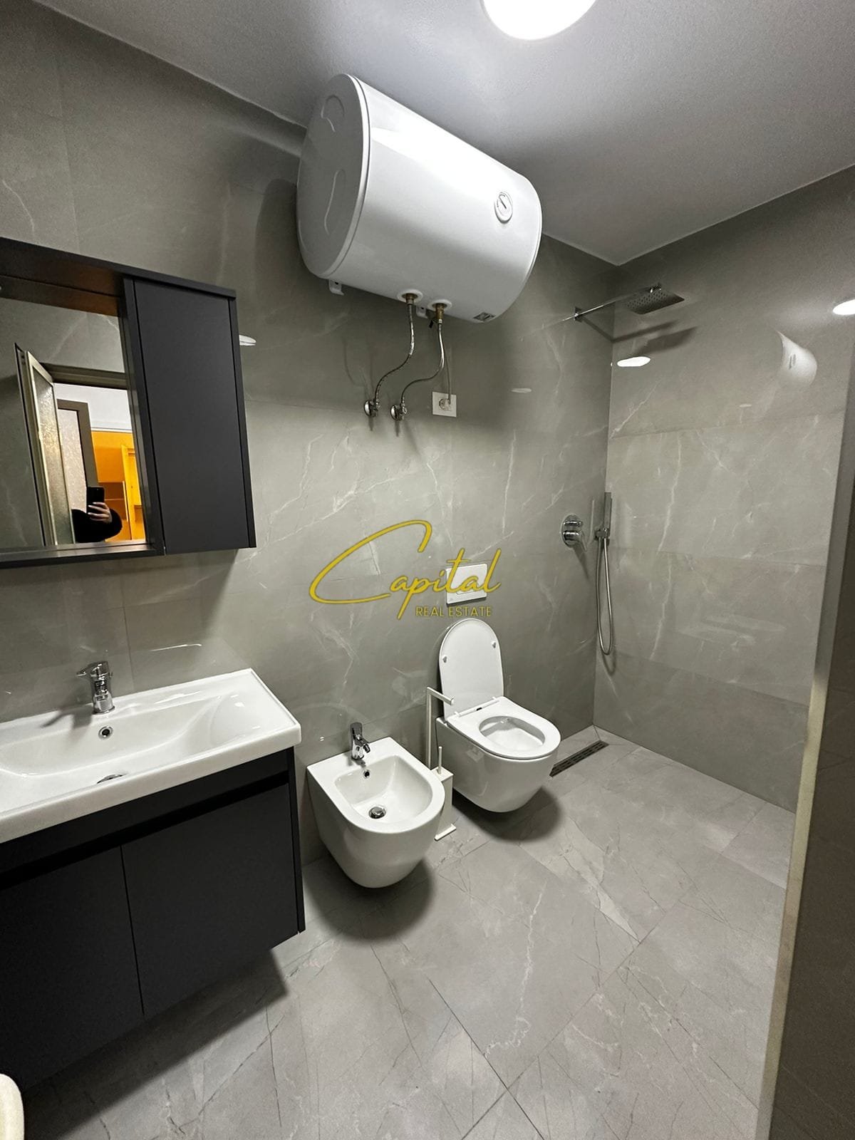 APARTAMENT DUBLEX 2+1 ISH STACIONI TRENIT 70.000 LEKE