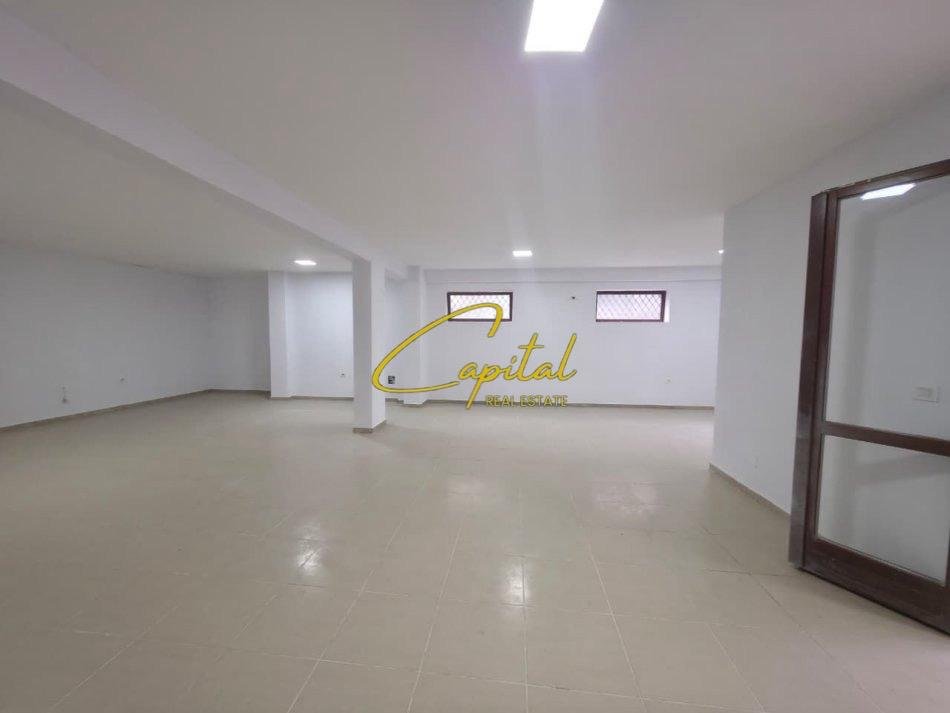 AMBIENT BIZNESI ME QIRA 90 M2 KOPSHTI BOTANIK 900 EURO